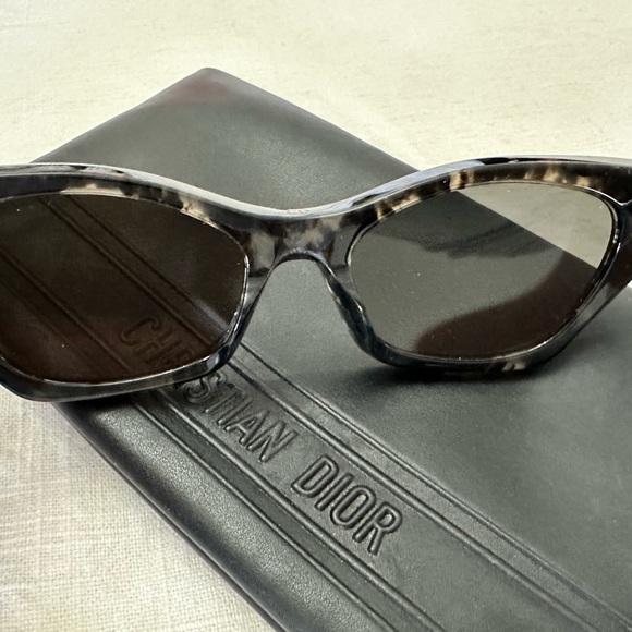Christian Dior Midnight sunglasses - Picture 7 of 9
